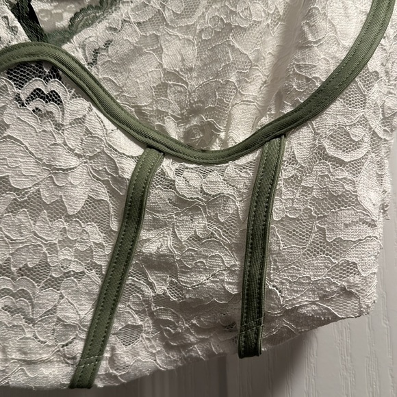 Crop Floral lace corset top - Picture 4 of 6